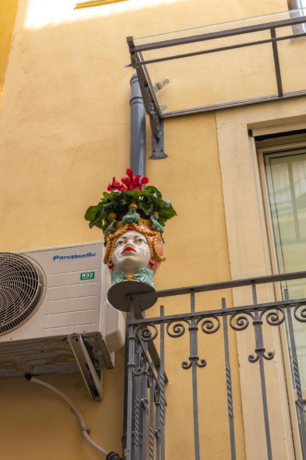 Amuni Taormina Apartment ภายนอก รูปภาพ
